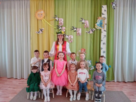 Весна-красна идёт Весна-красна идёт.